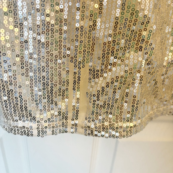 Amazon Cream Sequin Tee Size Small - Picture 4 of 4